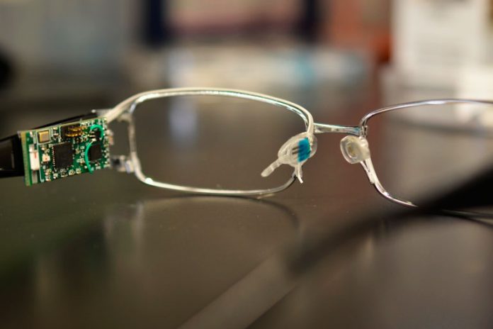 oculos-mede-nivel-de-glicose-alcool-vitaminas-do-usuario