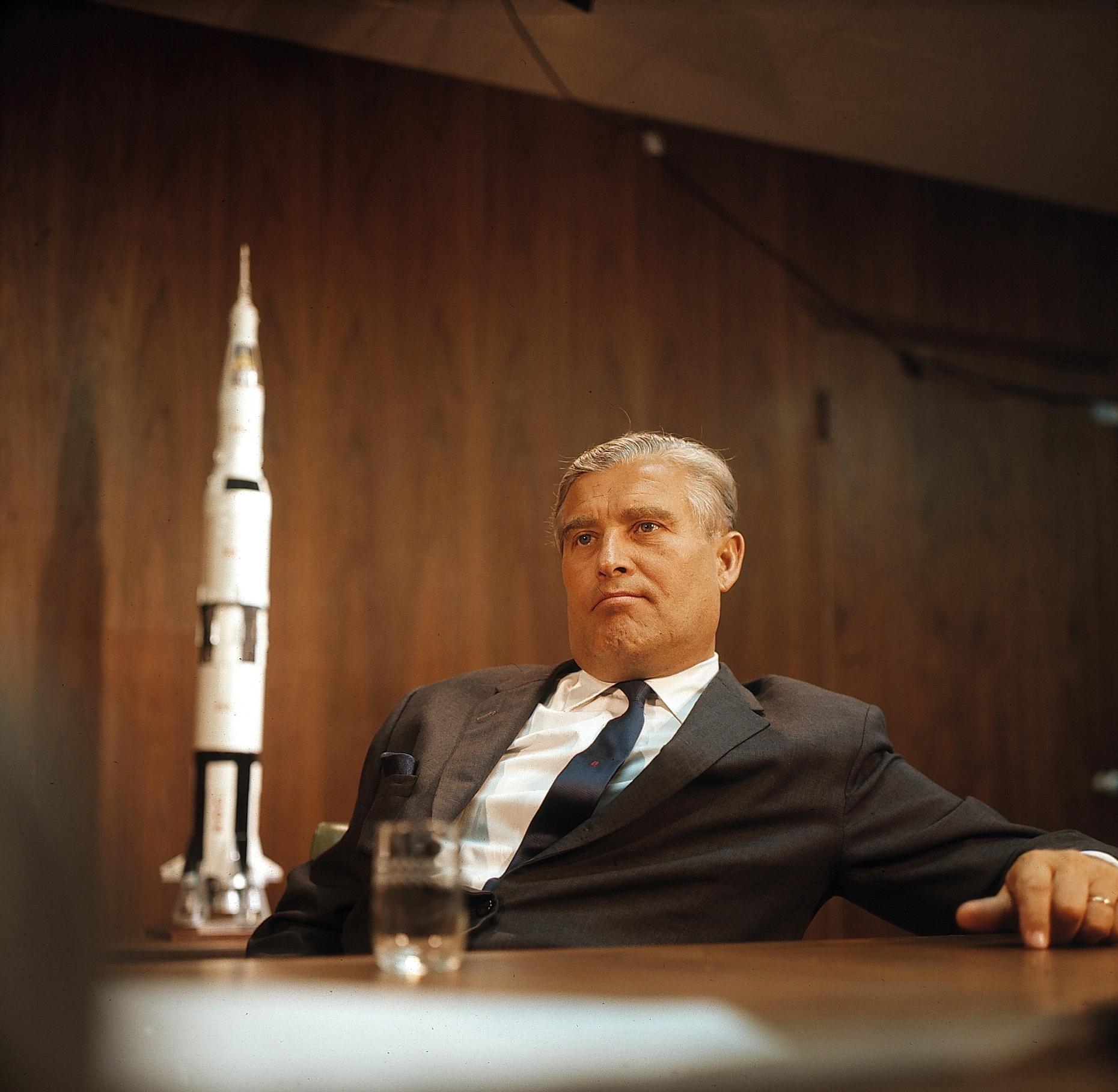 Wernher von Braun: um visionário do espaço que matou milhares de trabalhado...