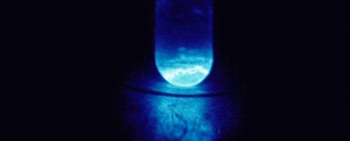 chemistry_einsteinium_wiki_1024
