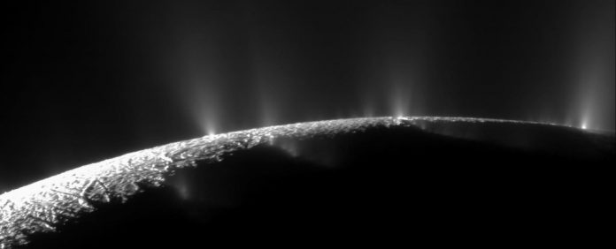 enceladus-geyser_1024