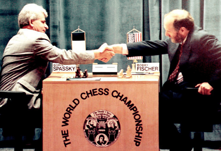 Bobby Fischer vai para o Gambito do Rei! Feliz aniversário Bobby! 