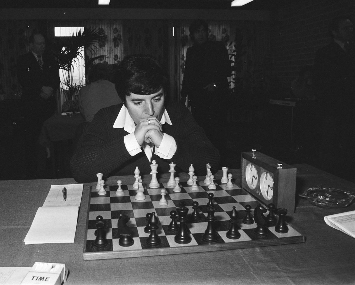 Esta mulher é campeã de xadrez. E ela é cega