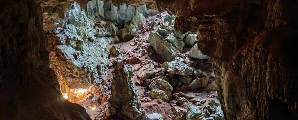 Ancestrais humanos encontrados em uma caverna no Laod
