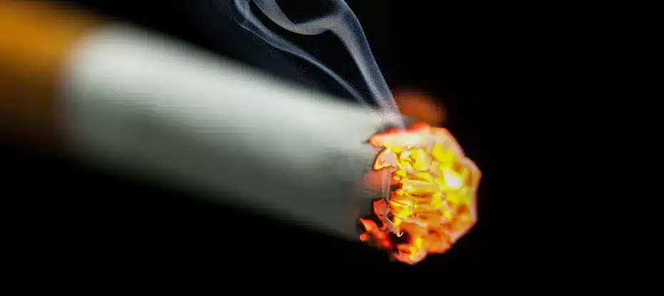 Adolescentes que fumam apresentam massa cerebral reduzida, descobrem cientistas