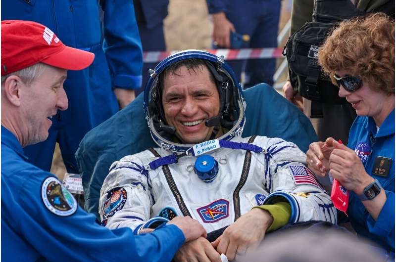 Astronauta dos EUA precisará se acostumar com a Terra após passar 371 dias no espaço