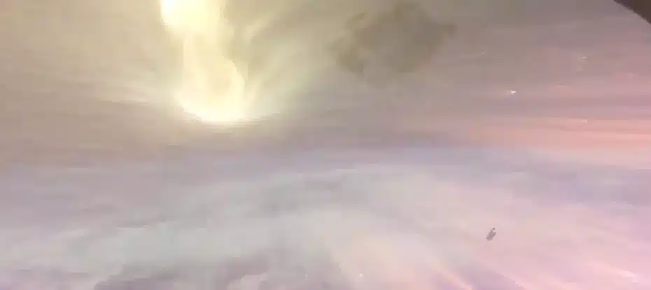 NASA revela vídeo alucinante da nave espacial Orion em chamas