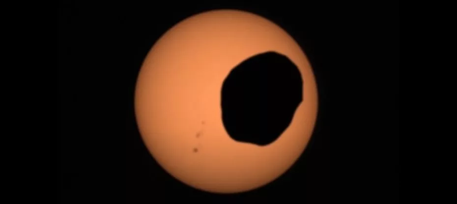 Imagens surreais da NASA revelam a aparência de um eclipse solar em Marte