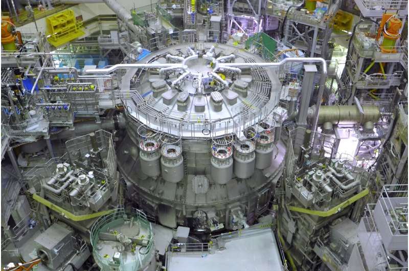 Inaugurado reator experimental de fusão nuclear no Japão